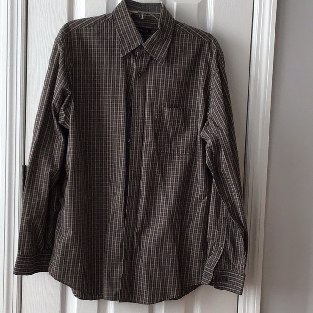 Van Heusen Men's Button Down Shirt